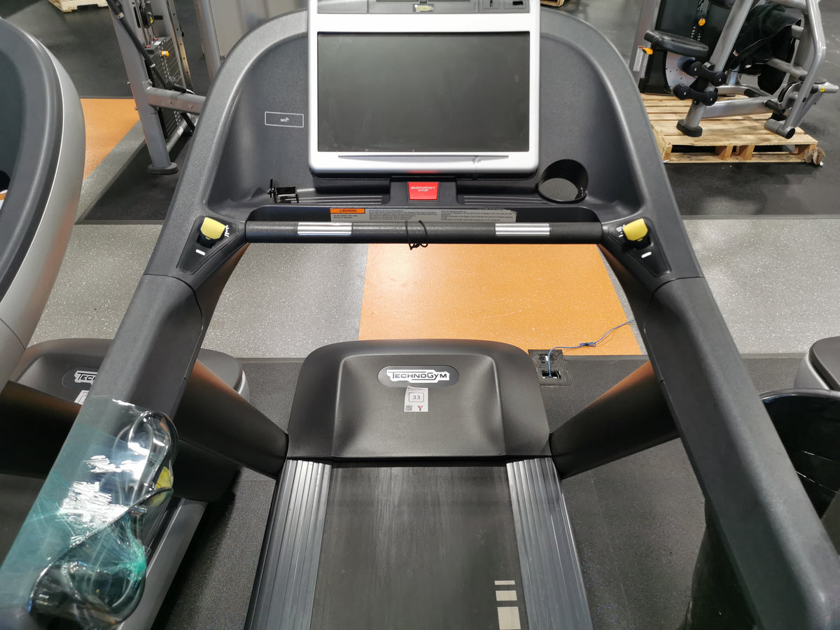 Technogym Excite Run 700 Treadmill With Visioweb Touch Screen [Certifi ...